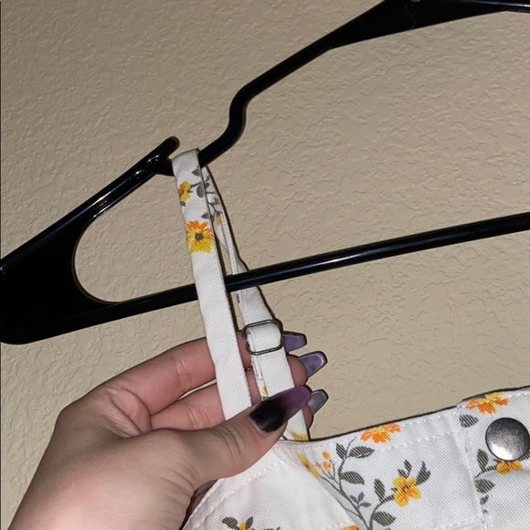 Button up White Floral Sundress With Pockets - Picture 4 of 7